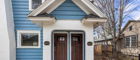 تفاصيل الفندق من الخارج