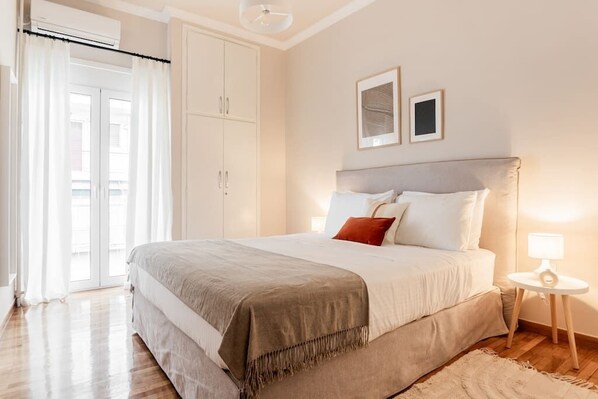 2 habitaciones, escritorio, tabla de planchar con plancha y wifi gratis 