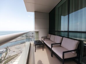 Standard Apartment | Balcony view - Exquisite2BR with Breathtaking Sea Views (Dubai)