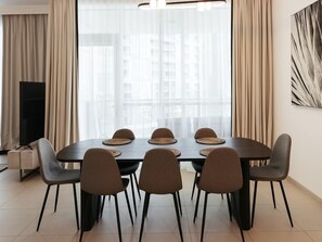 Standard Apartment | In-room dining