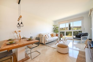 TV -  Apartment close to Marenostrum Fuengirola, the beach and golf! (Mijas costa)