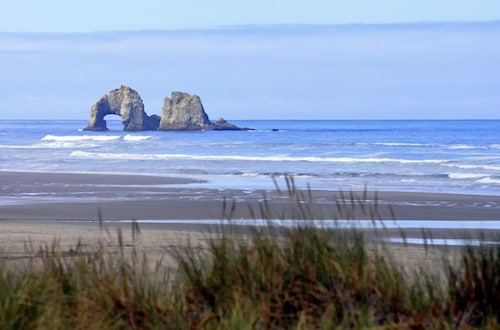 Tiki Escape w/ Amazing Mountain and Marsh Backdrop
