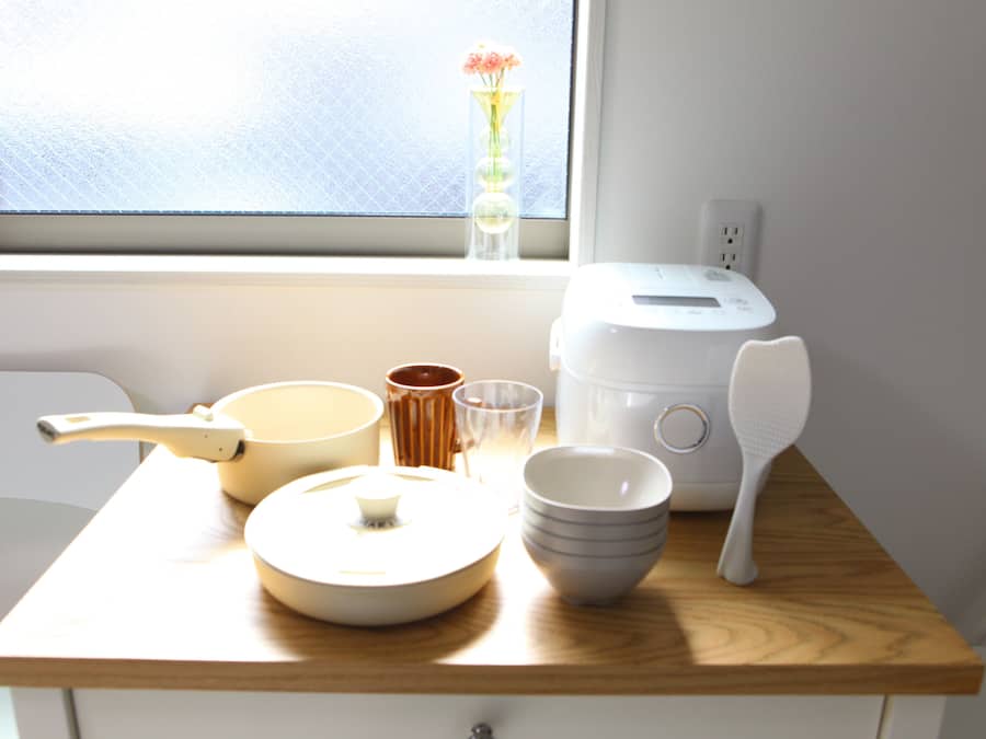 1F Red Door, Non-smoking | Private kitchen | Full-size fridge, microwave, stovetop, toaster