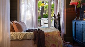 1 bedroom, internet, bed sheets