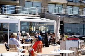 Outdoor dining - Apartment in Nieuwpoort by the Beach (Nieuwpoort)