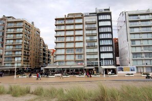Exterior - Seaside Comfort with Parking (Nieuwpoort)