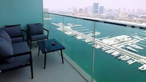 Apartemen Standar | Balkon