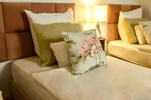 1 chambre, coffres-forts dans les chambres, fer et planche à repasser