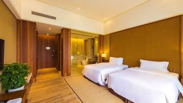 Superior Room | 1 bedroom, in-room safe, blackout curtains, soundproofing
