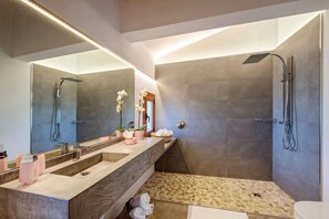 Douche, bidet