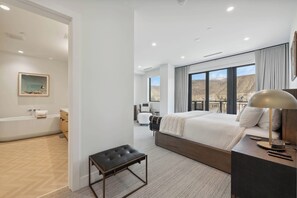 5 chambres, fer et planche à repasser, lit parapluie, Wi-Fi