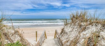 Huge Brand New Beach House, Heated Pool, Just Steps to Beach, Stunning Views, $300 in Free Tickets!