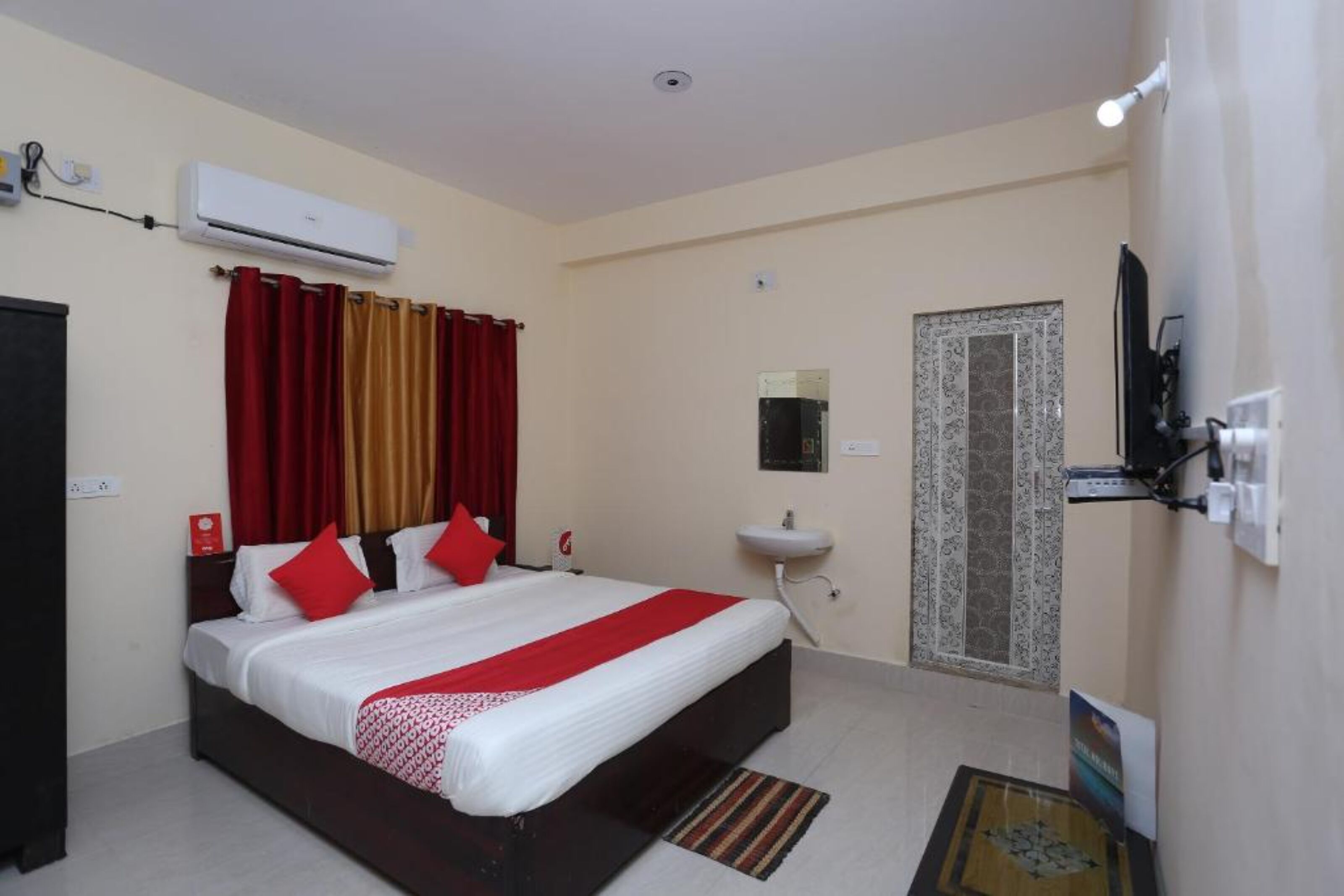 مكتب وتجهيزات عازلة للصوت وواي فاي مجانًا