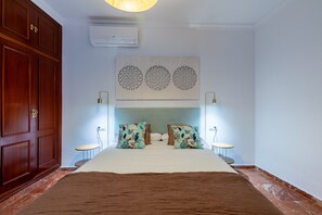 2 Schlafzimmer, Schreibtisch, Bügeleisen/Bügelbrett, WLAN