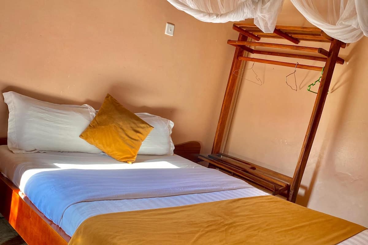 Standard Double Room, Kitchenette | Desk, laptop workspace, blackout drapes, WiFi (free)