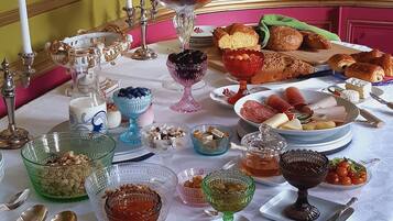 Colazione self-service inclusa, servita tutte le mattine