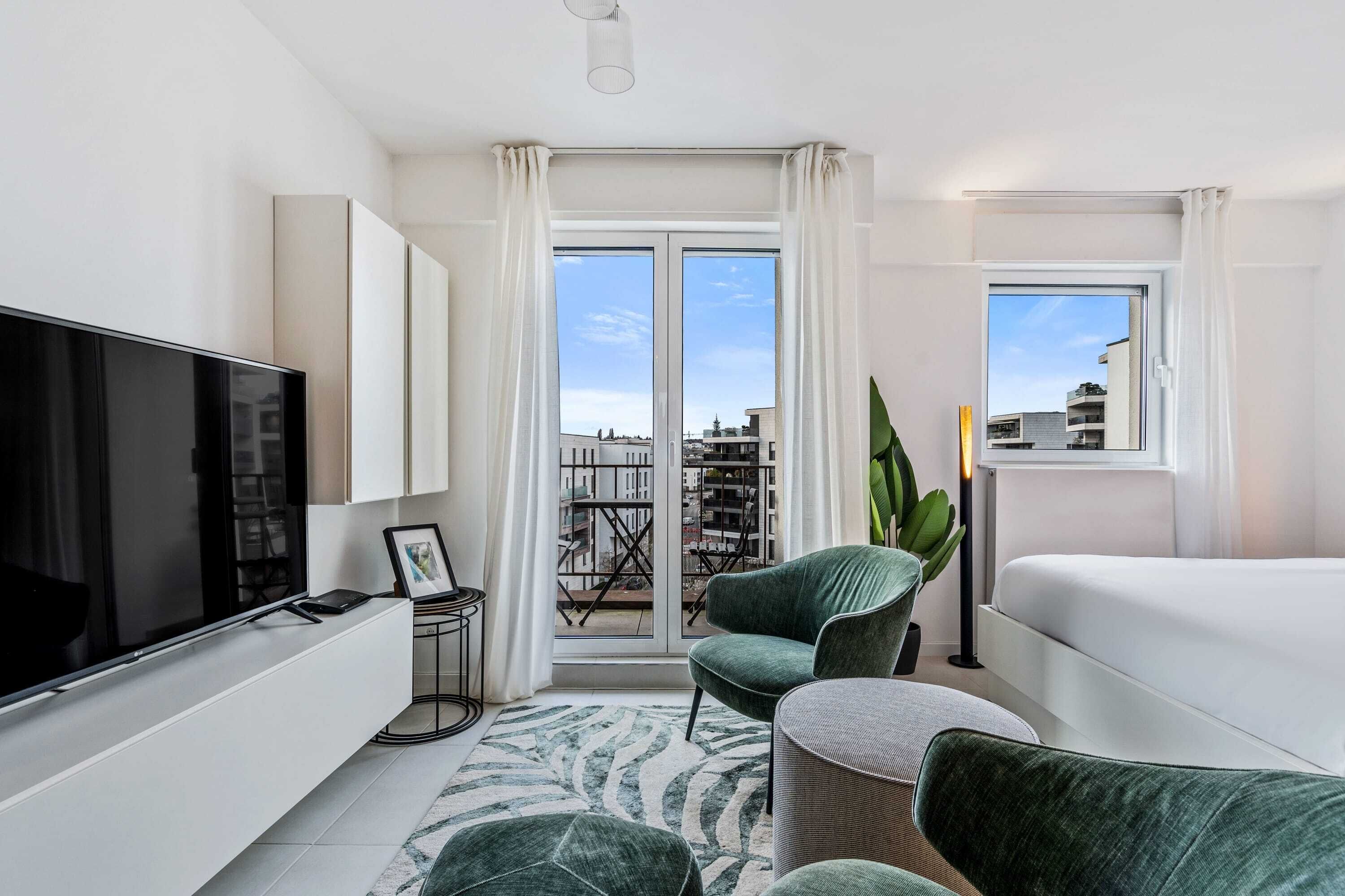 書桌、熨斗/熨衫板、Wi-Fi、床單