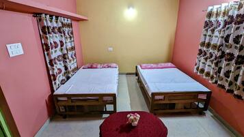 2 habitaciones, tabla de planchar con plancha, wifi y ropa de cama