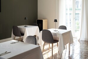 Free daily buffet breakfast - Villa Angela Suite (Taranto)