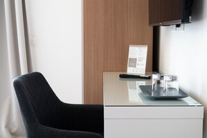 Superior Double or Twin Room | Premium bedding, down comforters, memory foam beds, desk - Villa Angela Suite (Taranto)