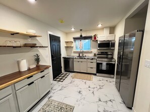 Family Double Room | Private kitchen | Full-size fridge, microwave, oven, stovetop