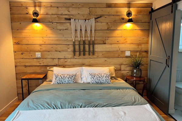 Family Double Room | Meja, ruang kerja komputer riba, Wi-fi percuma