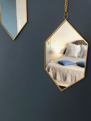 4 bedrooms, iron/ironing board, travel cot, free WiFi - Amazing full furnished apartment in a very central location. (Arles)