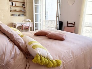 4 chambres, fer et planche à repasser, lit parapluie, Wi-Fi gratuit