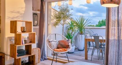 Calm and bright; Terrace and panoramic view in the center<br>Housing