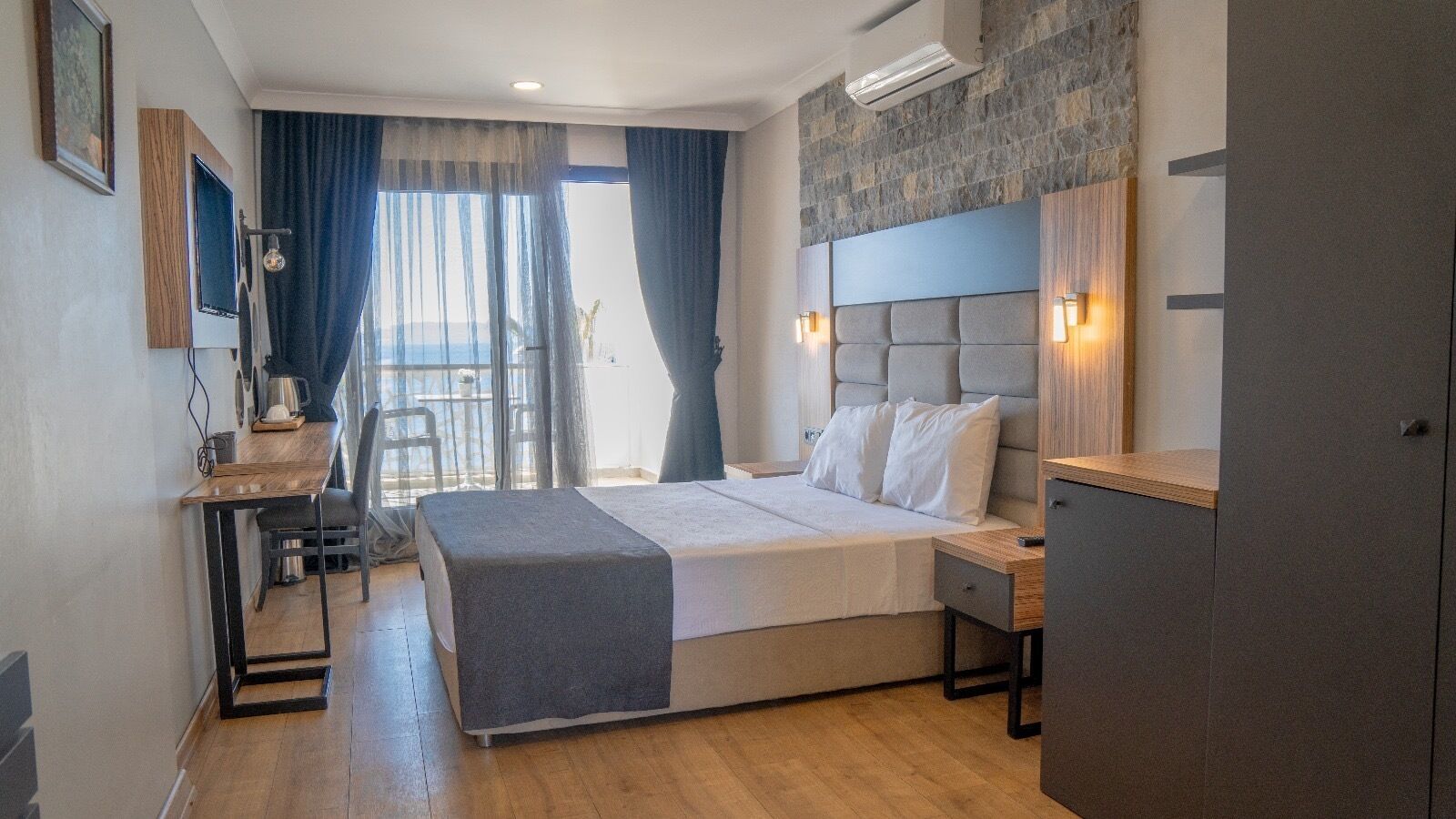 Deluxe Room, 1 Double Bed, Non Smoking, Sea View | Premium bedding, blackout curtains, soundproofing, free WiFi