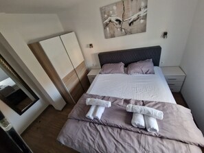 1 Schlafzimmer, Zimmersafe, Bügeleisen/Bügelbrett, Reisekinderbett
