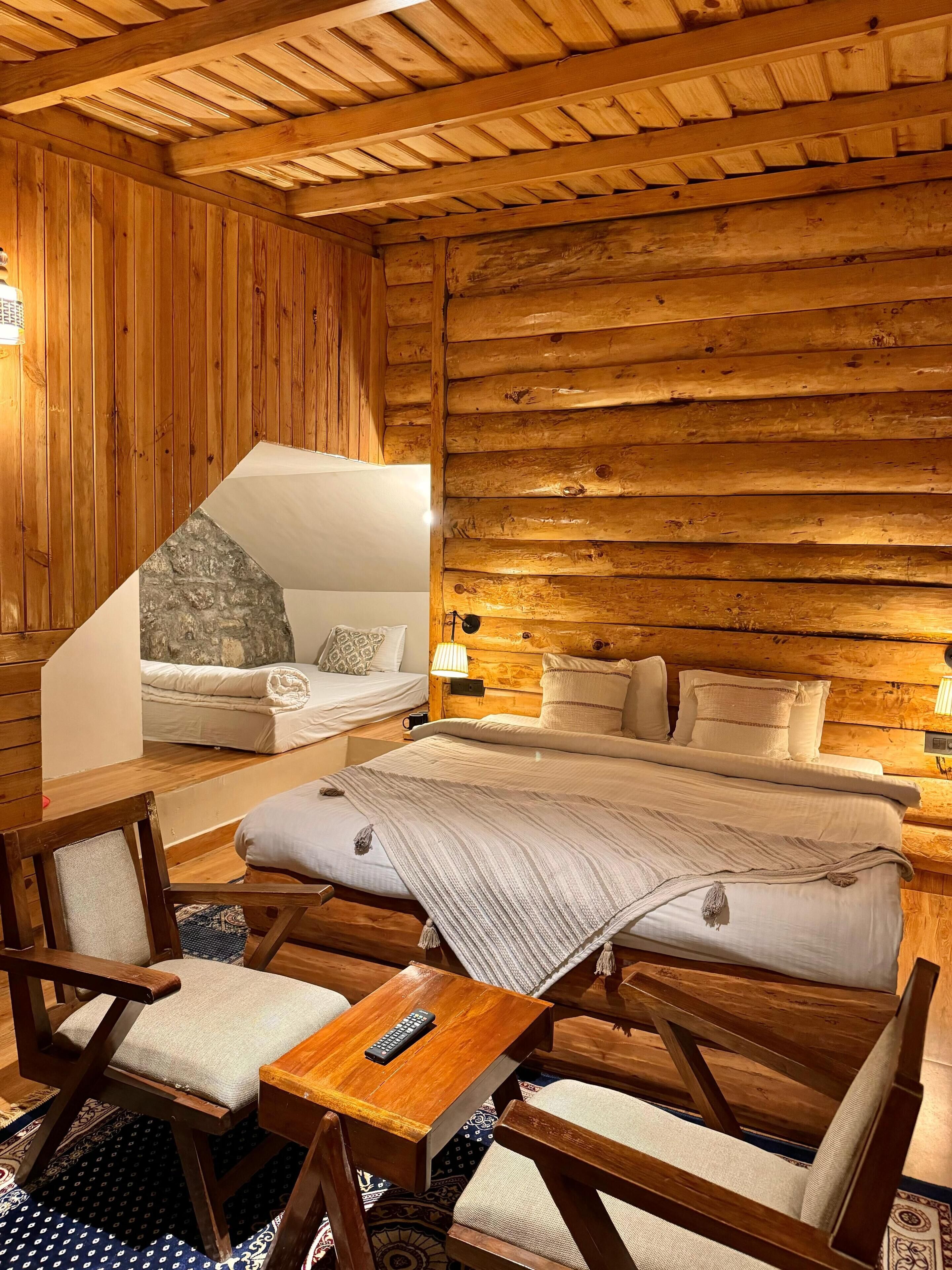 Junior Suite | In-room safe, desk, laptop workspace, iron/ironing board