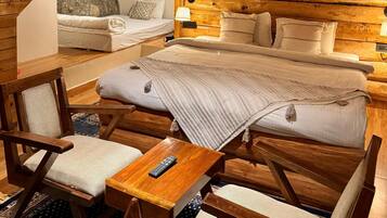 Junior Suite | In-room safe, desk, laptop workspace, iron/ironing board