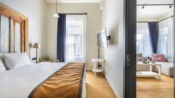 2 bedrooms, Egyptian cotton sheets, premium bedding, down duvets