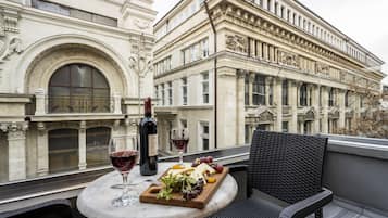Luxury Apartment | Balcony
