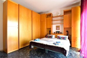 2 bedrooms, desk, free WiFi, bed sheets - Das Karma - Bruzzi (Genova)