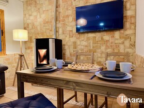 Dining - Casa Rural con Terraza y Barbacoa en Pleno Parque Natural (El Ojuelo)