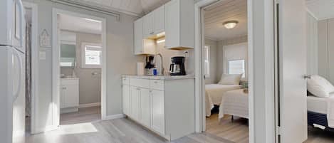 4 bedrooms, WiFi, bed sheets