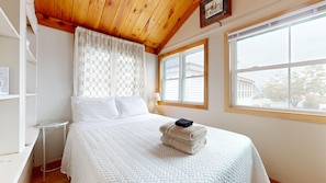 3 bedrooms, free WiFi, bed sheets