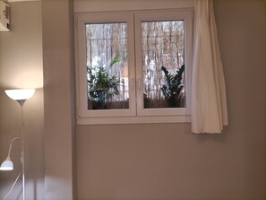 City Apartment | 1 bedroom, iron/ironing board, free WiFi, bed sheets