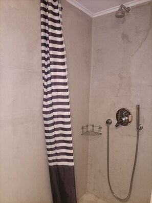 City Apartment | Bathroom | Shower, hair dryer, towels, soap