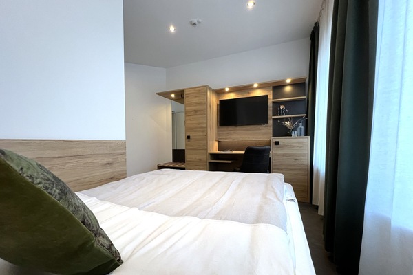 Single Room | Hypo-allergenic bedding available, desk, laptop workspace, soundproofing