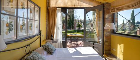 12 chambres, coffres-forts dans les chambres, lit parapluie, Wi-Fi