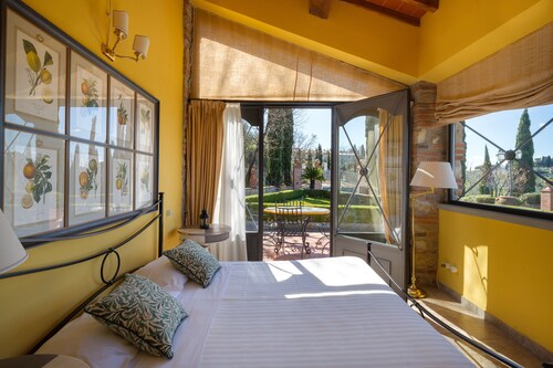 A window to the beautiful Chianti Classico hills