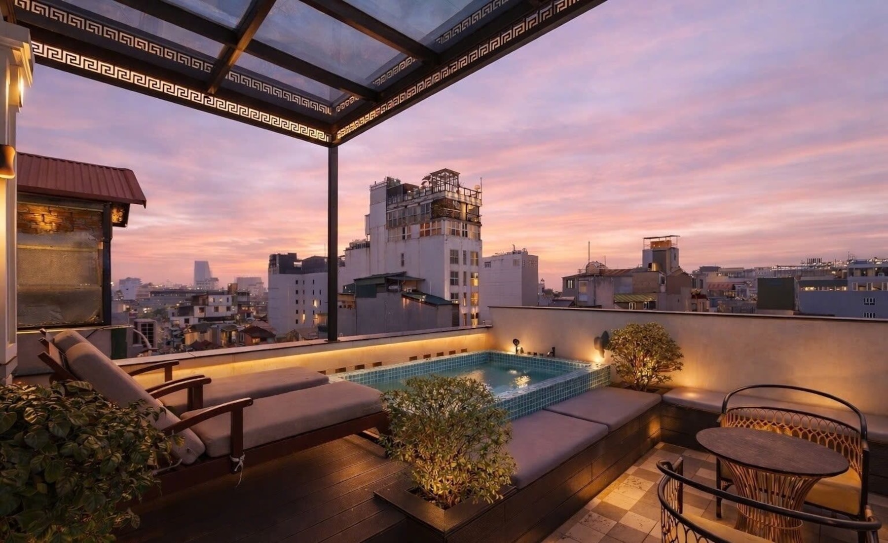 Minerva Suite with Outdoor Jacuzzi | Terrace/patio