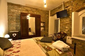 1 makuuhuone, tallelokero huoneessa, ilmainen Wi-Fi, vuodevaatteet