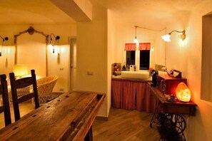 Suihku, hiustenkuivaaja, bidee, pyyhkeet