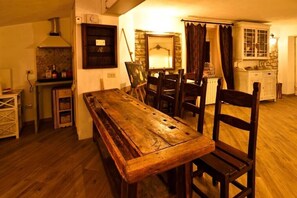 Dining - Il Borgo del Castello Large Double Room Tulip (Cremolino)