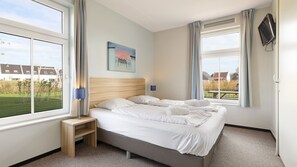 3 bedrooms, free WiFi - Child-friendly holiday home with a kids room (Nieuwvliet)