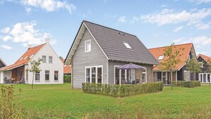Exterior - Child-friendly holiday home with a kids room (Nieuwvliet)
